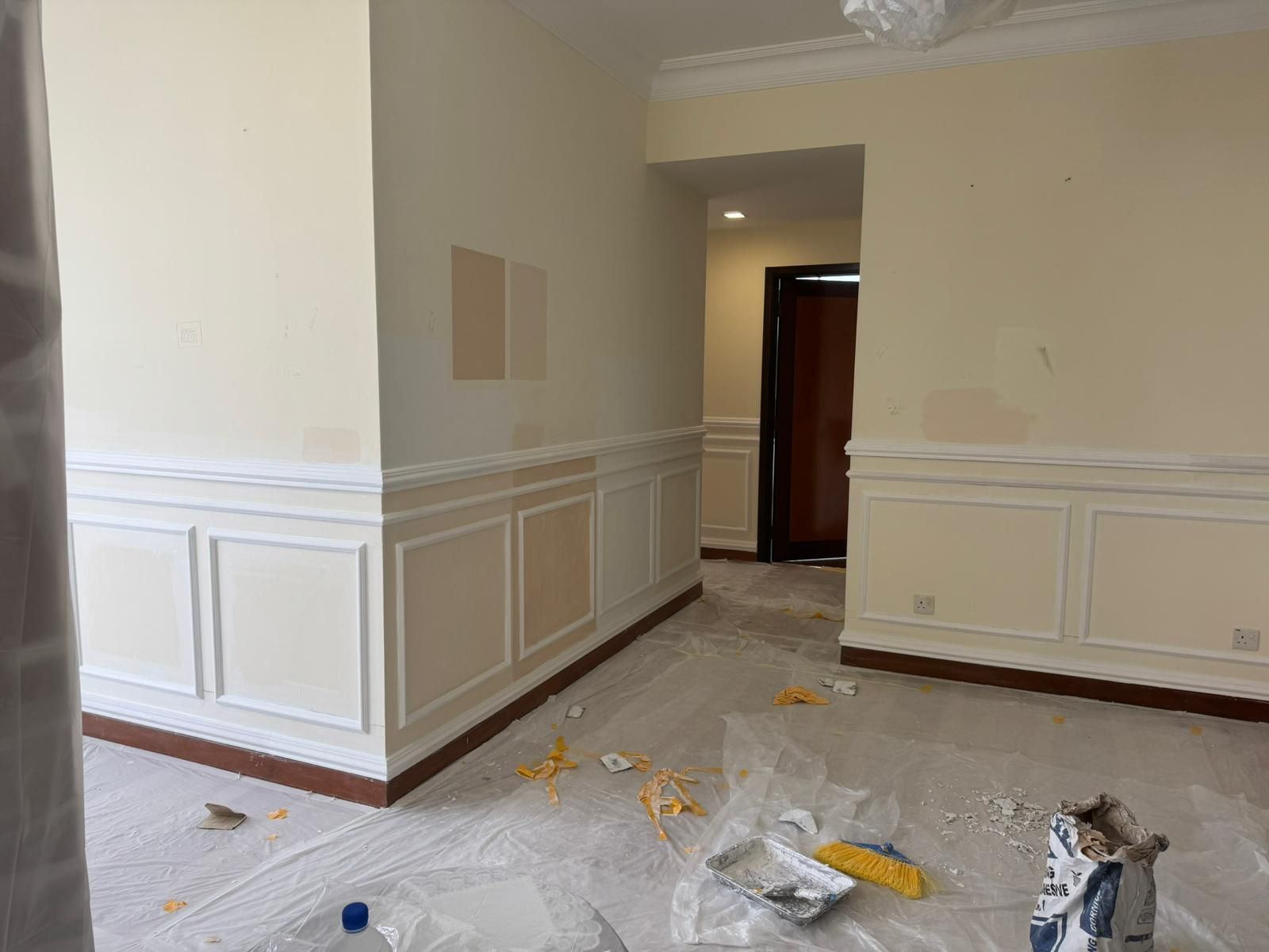Wainscoting Cornice Installation
